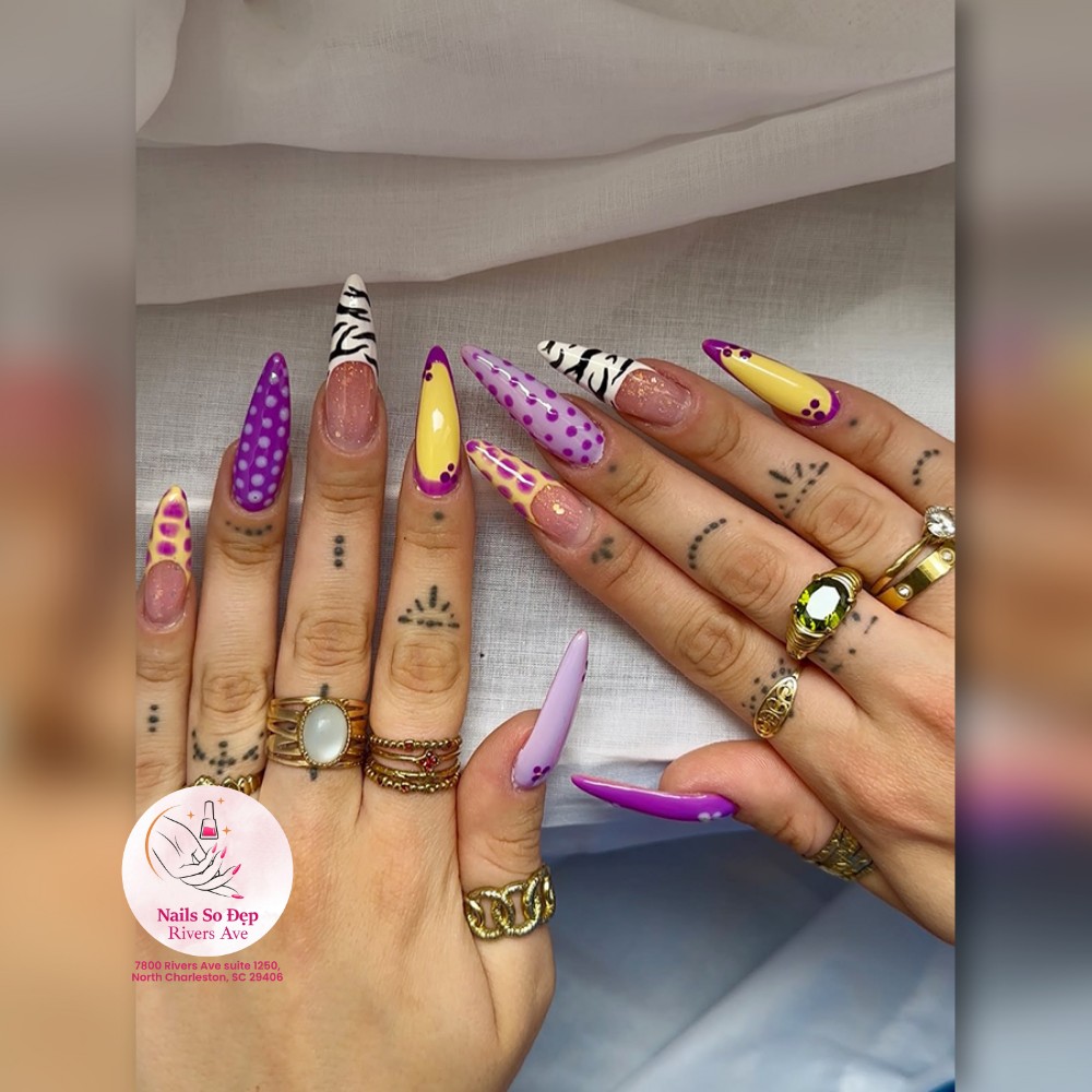 Nails So Dep Rivers Ave. logo